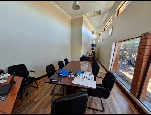 400M² OFFICE TO LET IN BARDENE